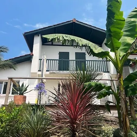 Maison Familiale Avec Piscine Et Terrasse Holiday home *